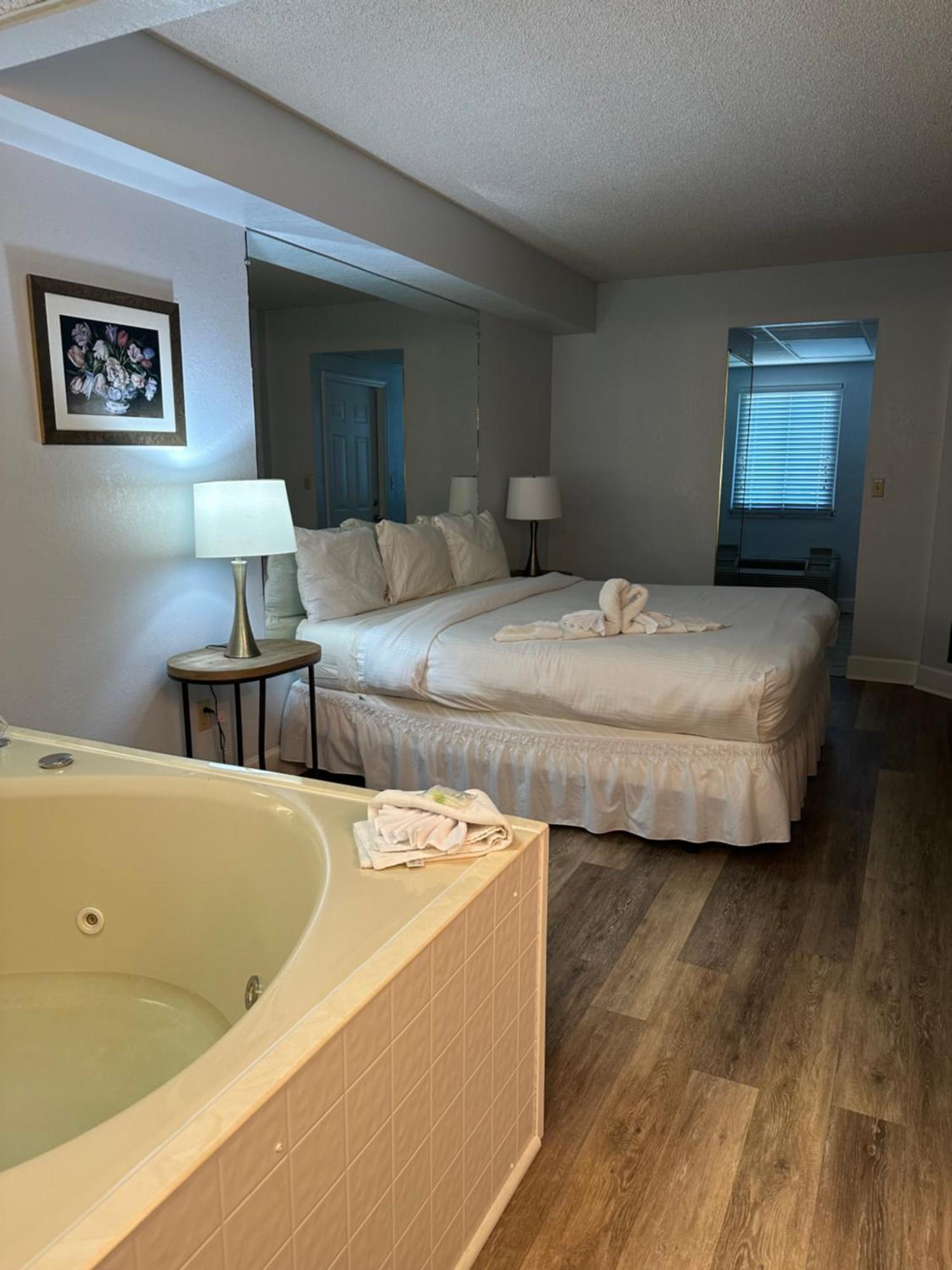 River Place Condos #409 1Bd, 2Bath Pigeon Forge Exterior photo